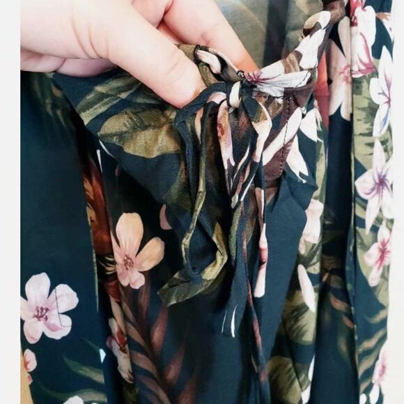 Chaser Floral Ruffle Front Tie Back Maxi Dress, Size Medium New with Tag - Picture 8 of 15